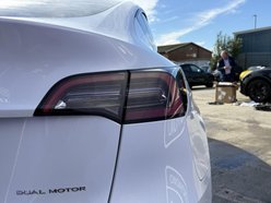 Tesla Model Y (Dual Motor) Long Range SUV 5dr Electric Auto 4WDE (384 bhp) 19