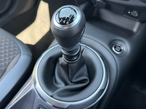Nissan Juke 1.0 DiG-T 114 N-Connecta 5dr 28