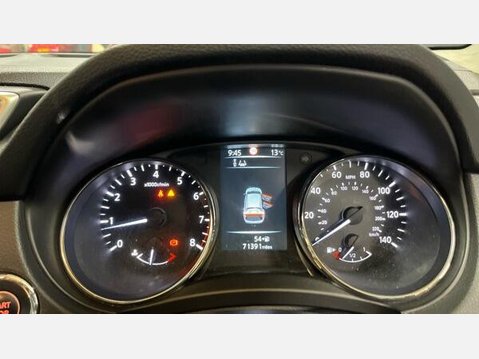 Nissan Qashqai 1.2 DIG-T N-Connecta 2WD Euro 6 (s/s) 5dr 8