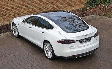 Tesla Model S P85D 10