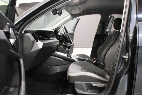 Audi A1 1.0 A1 Sportback 25 TFSI Sport Semi-Auto 5dr 17