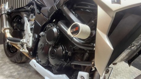 Suzuki GSR750 2011 ONLY 24K SPORTS EXHAUST LONG MOT NAKED BIKE 33