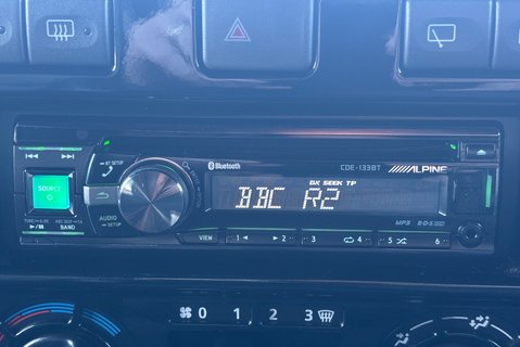 Land Rover Defender 90 TD Autobiography Station Wagon - 1/100 Made - LR Service History 28