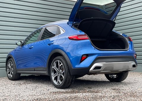 Kia Xceed 1.5 T-GDI CONNECT ISG 8