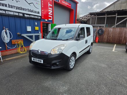 None VAUXHALL COMBO 2300 L1H1 CDTI BODY TYPE PANEL VAN COLOUR WHITE FUEL TYPE DIESEL... photo