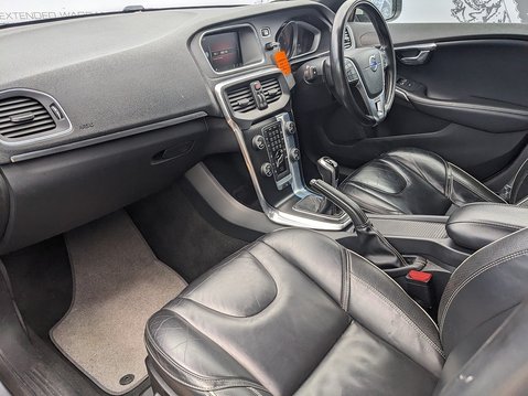 Volvo V40 D2 R-DESIGN LUX NAV 12