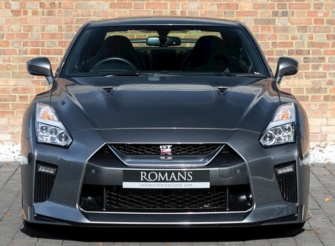 Nissan GT-R Prestige 4