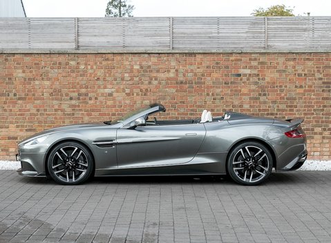 Aston Martin Vanquish S Volante 2