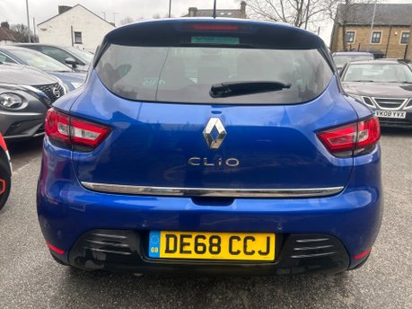 Renault Clio ICONIC TCE 6