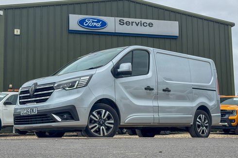 Renault Trafic SWB L1H1 Low Roof Sport LL31 Air Con Alloys Sensors Cam EURO 6