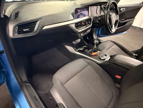 BMW 1 Series 1.5 118I SE 5dr 50