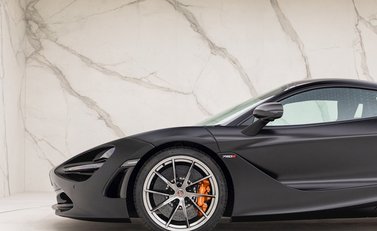 McLaren 720S Performance 32