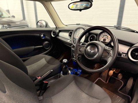 Mini Hatch 1.6 One 3dr 4