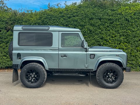 Land Rover Defender 2.2 TDCi XS Hard Top SUV 3dr Diesel Manual 4WD SWB Euro 5 (122 ps) 5