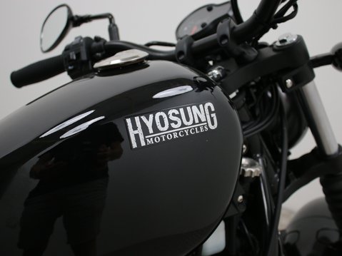 Hyosung GV300 Riding Redfeined V-Twin 300cc -PRE-REGISTERED SPECIAL 18