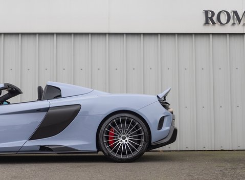 McLaren 675LT Spider 37