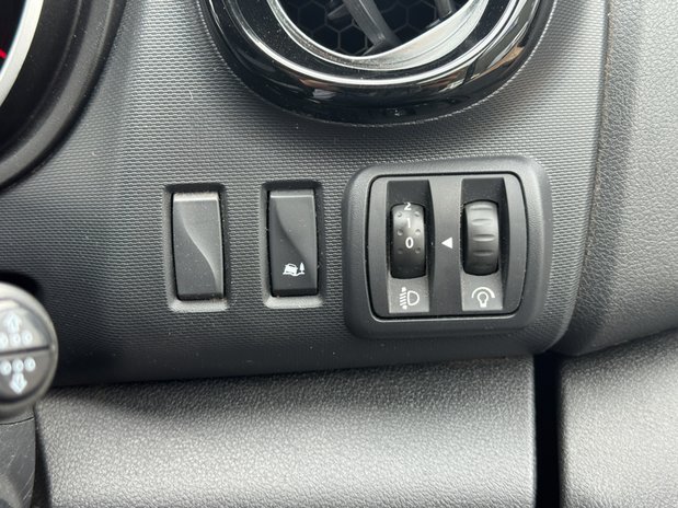 Renault Trafic SWB L1H1 Low Roof SL28 Air Con Alloys Sensors EURO 6 NO VAT 23