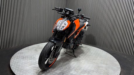 KTM Duke 2019 ONLY 11K RUNNING PROJECT NAKED BIKE 125CC 26