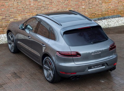 Porsche Macan Turbo 9
