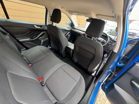 Ford Focus 1.0 Focus Titanium 5dr 30