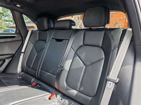 Porsche Macan 2.9 Macan S Semi-Auto 4WD 5dr 23