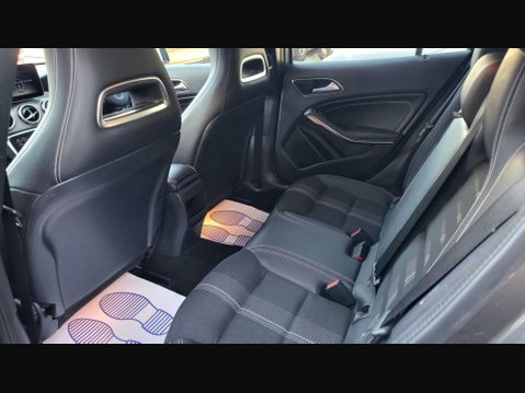 Mercedes-Benz GLA GLA 180 URBAN EDITION 17