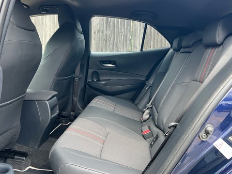 Toyota Corolla GR SPORT 9