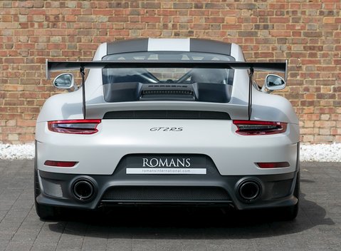 Porsche 911 (991) GT2 RS 5
