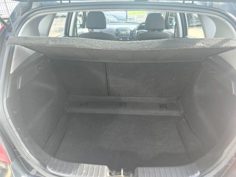 Hyundai i30 COMFORT CRDI 7