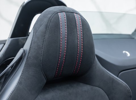 Aston Martin V8 Vantage ROADSTER 20