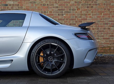 Mercedes-Benz SLS AMG Black Series 12