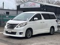 Toyota Alphard GOLDEN EYES II V6 5