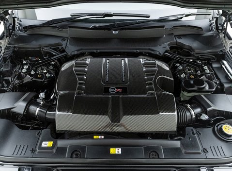 Land Rover Range Rover Sport 5.0 SVR Carbon Edition 35