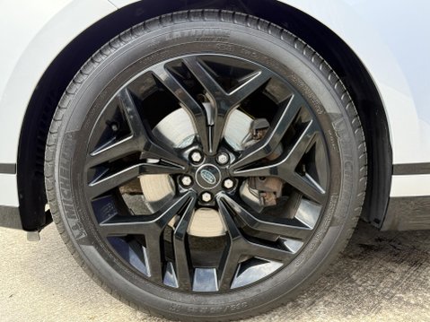 Land Rover Range Rover Velar 2.0 P250 Dynamic HSE SUV 5dr Petrol Auto 4WD Euro 6 (s/s) (249 ps) 19