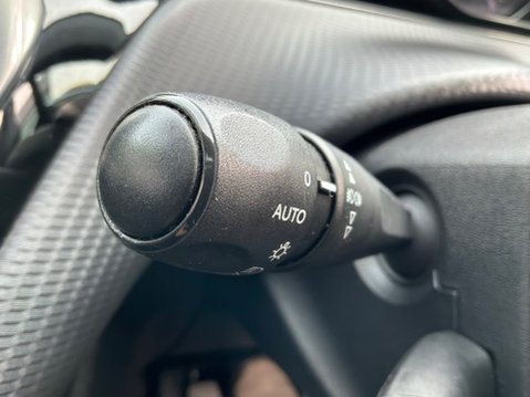 Peugeot 208 1.2 PureTech Allure Premium Euro 6 (s/s) 5dr 28