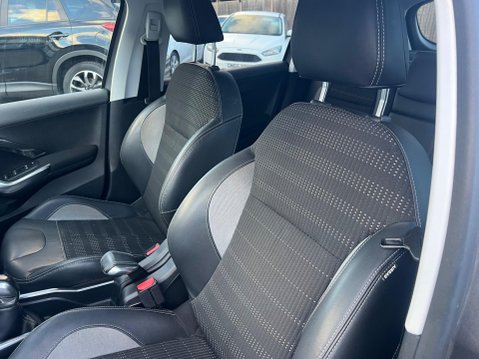 Peugeot 2008 1.2 VTi Allure Euro 5 5dr 22