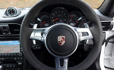 Porsche 911 (997) Carrera 4 GTS 3