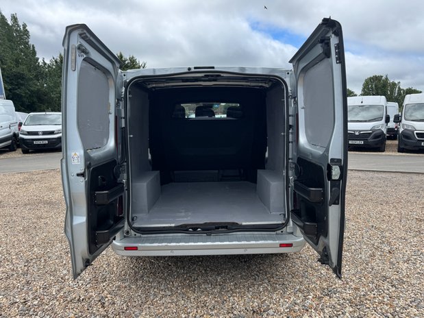 Renault Trafic Crew Cab AUTO LWB L2H1 Low Roof Sport LL30 Air Con Alloys Sensors EURO 6 9