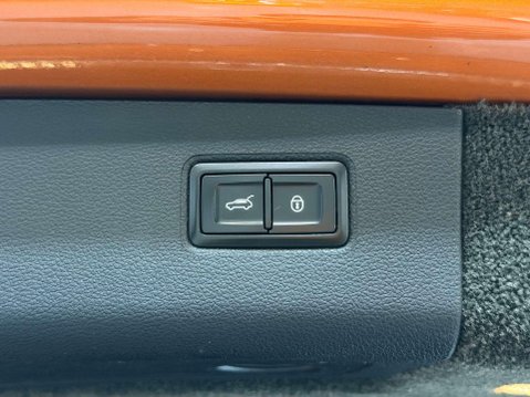 Bentley Bentayga 4.0 V8 SUV 5dr Petrol Auto 4WD Euro 6 (s/s) (550 ps) 51