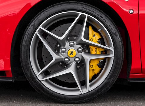 Ferrari F8 Tributo Spider 12