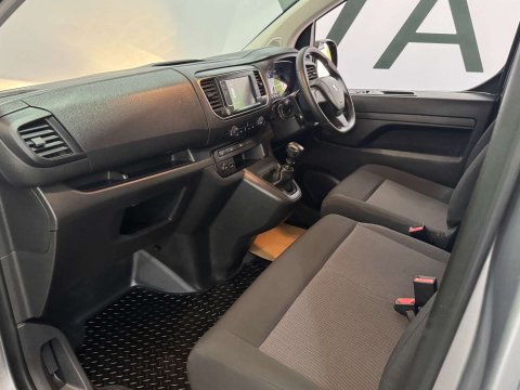 Peugeot Expert 2.0 Expert Professional Premium + L2 BlueHDi 14