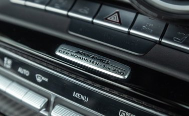 Mercedes-Benz AMG GT R Roadster 28