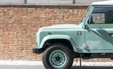 Land Rover Defender 90 Heritage 20