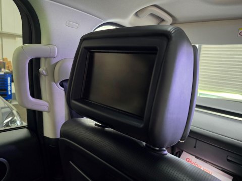 Land Rover Discovery 3.0 TD V6 HSE Luxury Auto 4WD Euro 6 (s/s) 5dr 26