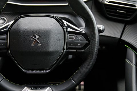 Peugeot 208 GT PREMIUM 21