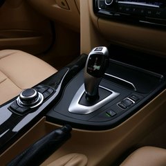 BMW 3 Series 2.0 320i Luxury Auto 4dr 1