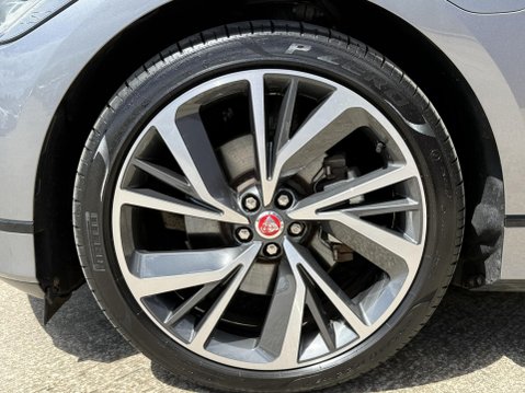 Jaguar I-Pace 400 90kWh SE SUV 5dr Electric Auto 4WD (400 ps) 17