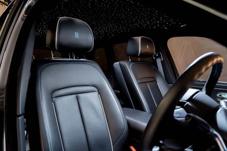 Rolls-Royce Cullinan V12. DYNAMIC PACKAGE. ACTIVE CRUISE. SHOOTING STAR HEADLINER. HUD 41