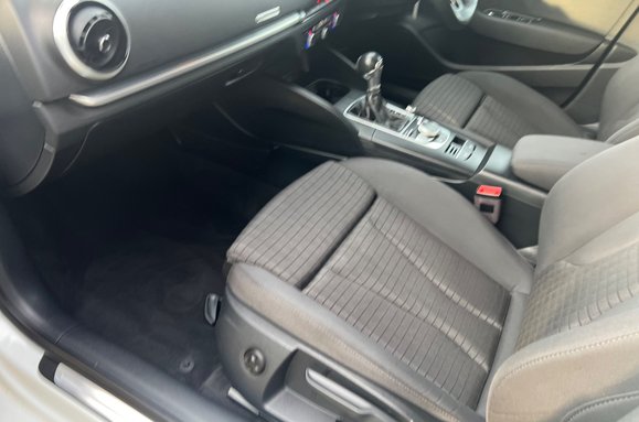 Audi A3 1.6 TDI SPORT AUTOMATIC 25