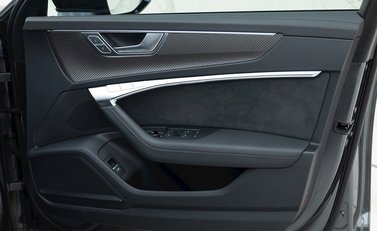 Audi RS6 Avant Carbon Black URBAN 22